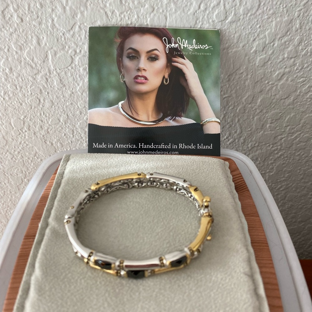 Canias Cor Collection two row hinged bangle bracelet black stones 3/8” x 6 1/4”D - Picture 2 of 3